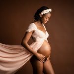 Séance Photo Grossesse En Studio : Pourquoi Choisir Un Cadre Intimiste 1 Photographe-Grossesse-Strasbourg-Alsace-16