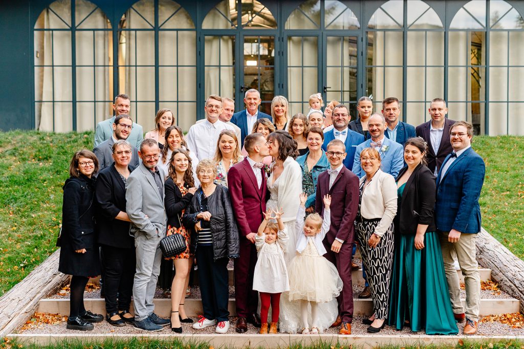 Photo De Groupe Avec Mariés